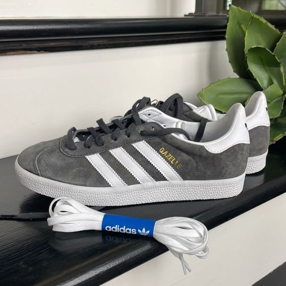 adidas Originals Other - NWT Adidas original unisex, gazelle, gray white mens 7. Women’s 8
